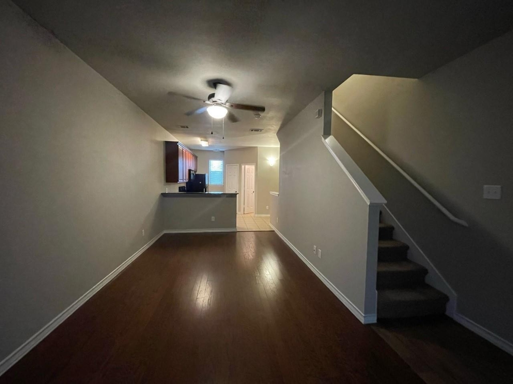 910 Glenn Crossett Street - Photo 2