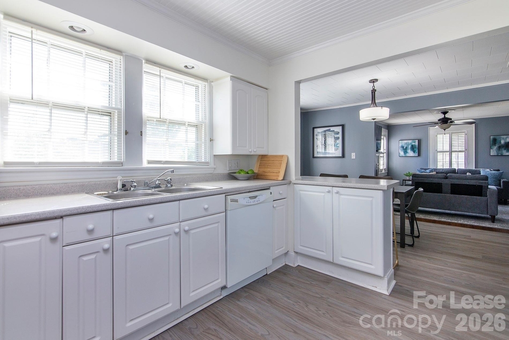 9531 Idlewild Road - Photo 10
