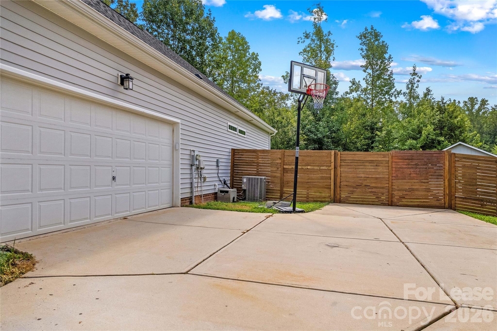 983 Jerry Lees Way - Photo 1