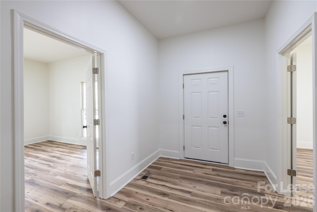 609 W Liberty Street - Photo 6