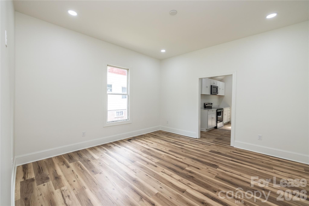 609 W Liberty Street - Photo 23