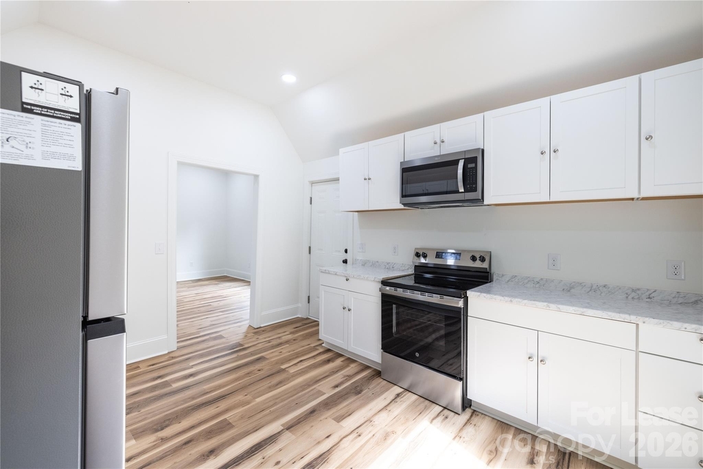 609 W Liberty Street - Photo 30