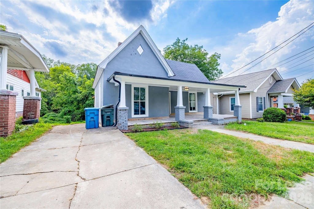 609 W Liberty Street - Photo 2