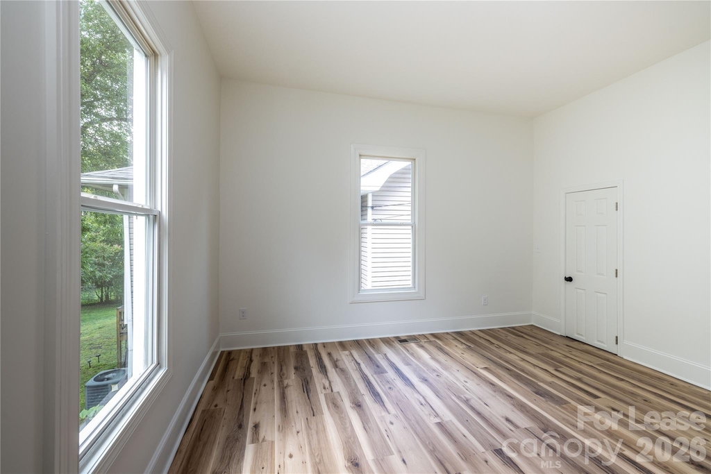 609 W Liberty Street - Photo 17