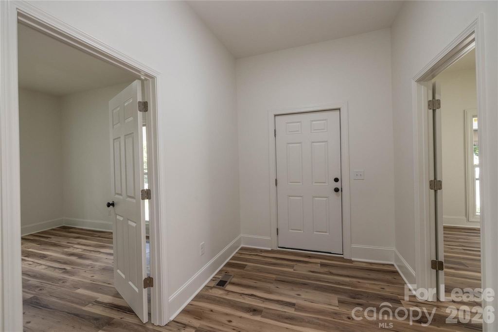 609 W Liberty Street - Photo 11
