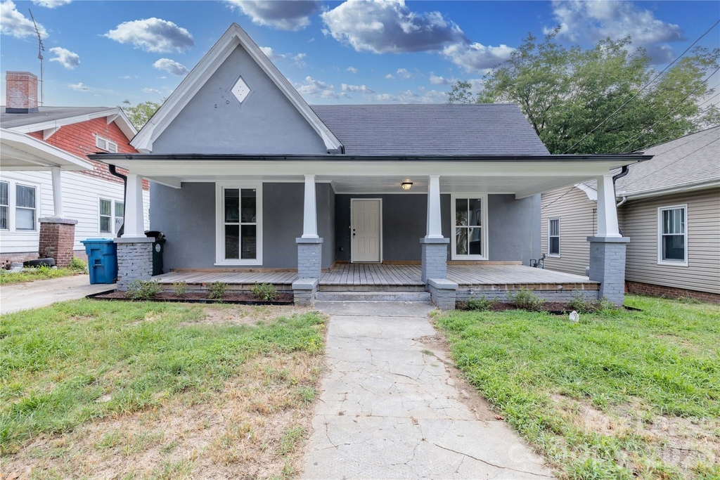 609 W Liberty Street - Photo 0