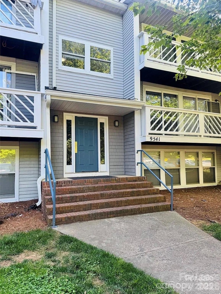 9541 Shannon Green Drive - Photo 1