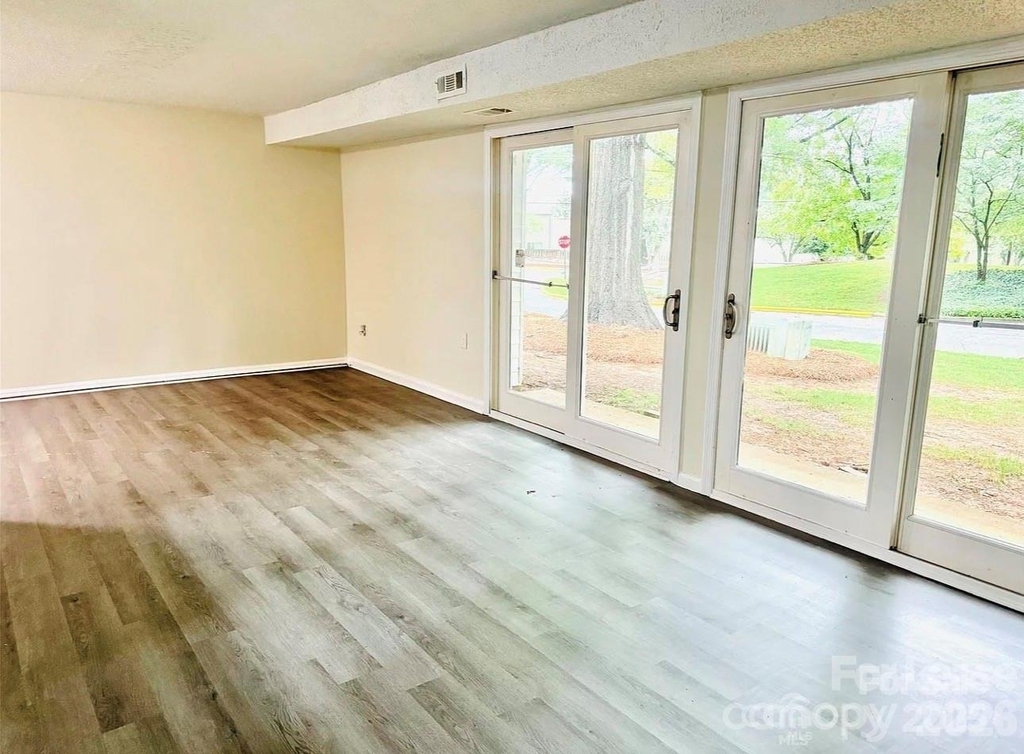 9541 Shannon Green Drive - Photo 7