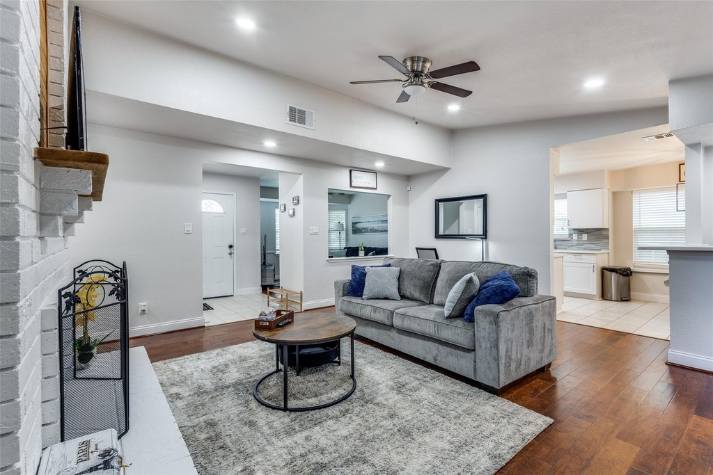 4520 Inman Drive - Photo 2