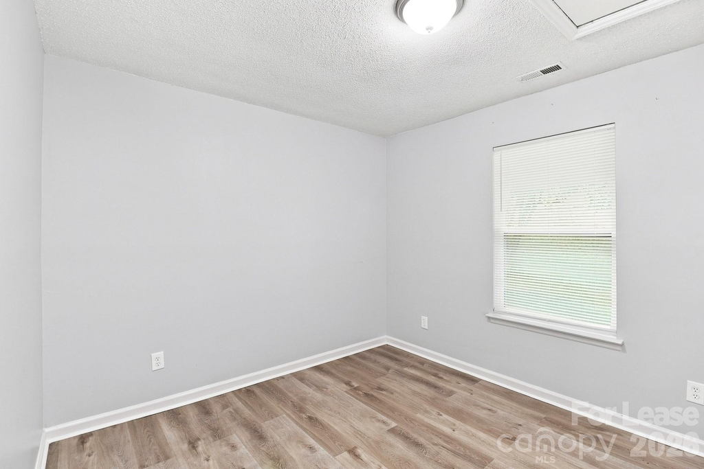 9719 Marshbrooke Road - Photo 9