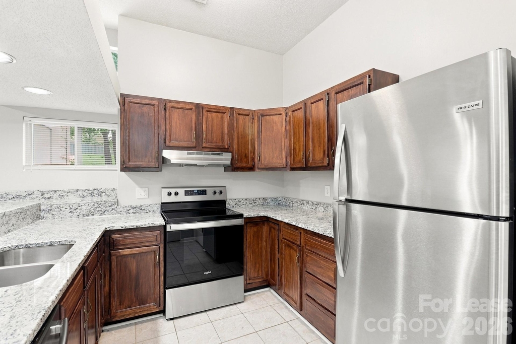 9719 Marshbrooke Road - Photo 3