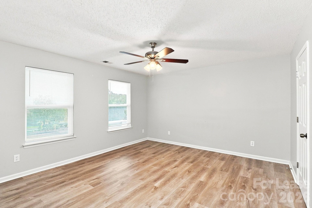 9719 Marshbrooke Road - Photo 6