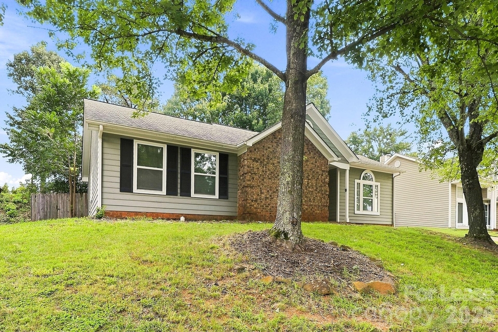 9719 Marshbrooke Road - Photo 1