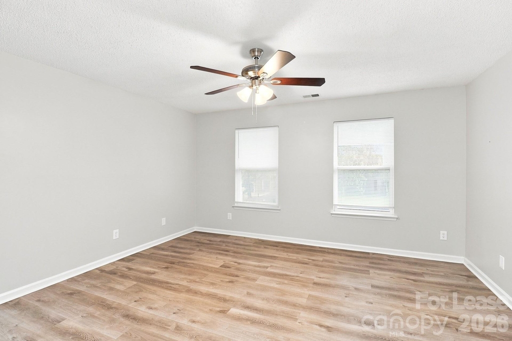 9719 Marshbrooke Road - Photo 7