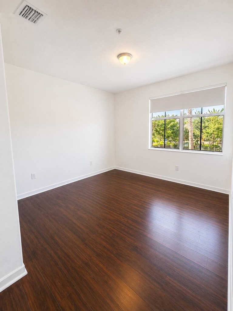 906 Sw 143rd Avenue - Photo 12