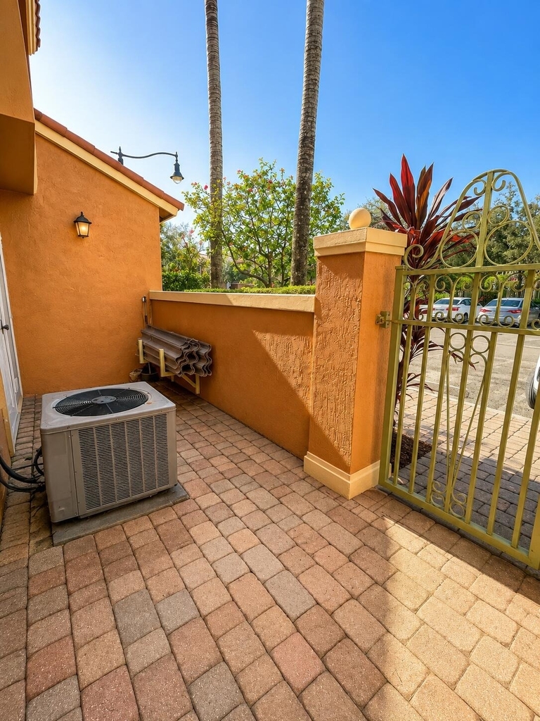 906 Sw 143rd Avenue - Photo 26
