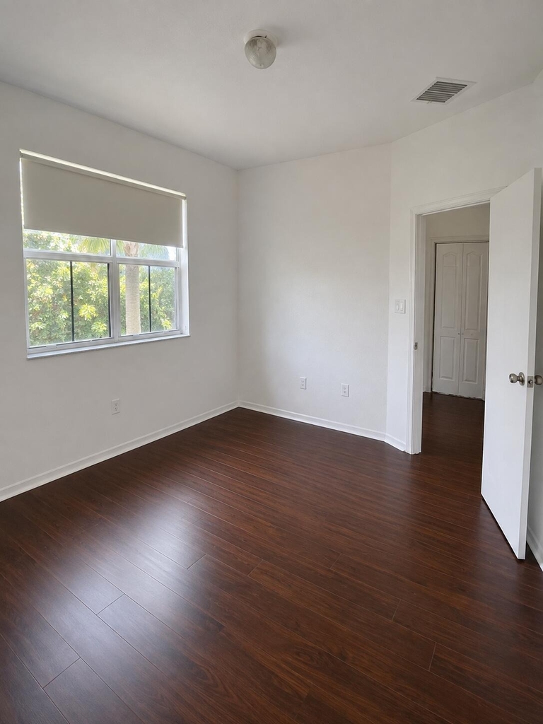 906 Sw 143rd Avenue - Photo 18