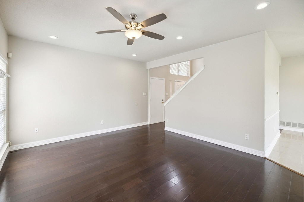 344 Parkview Drive - Photo 9