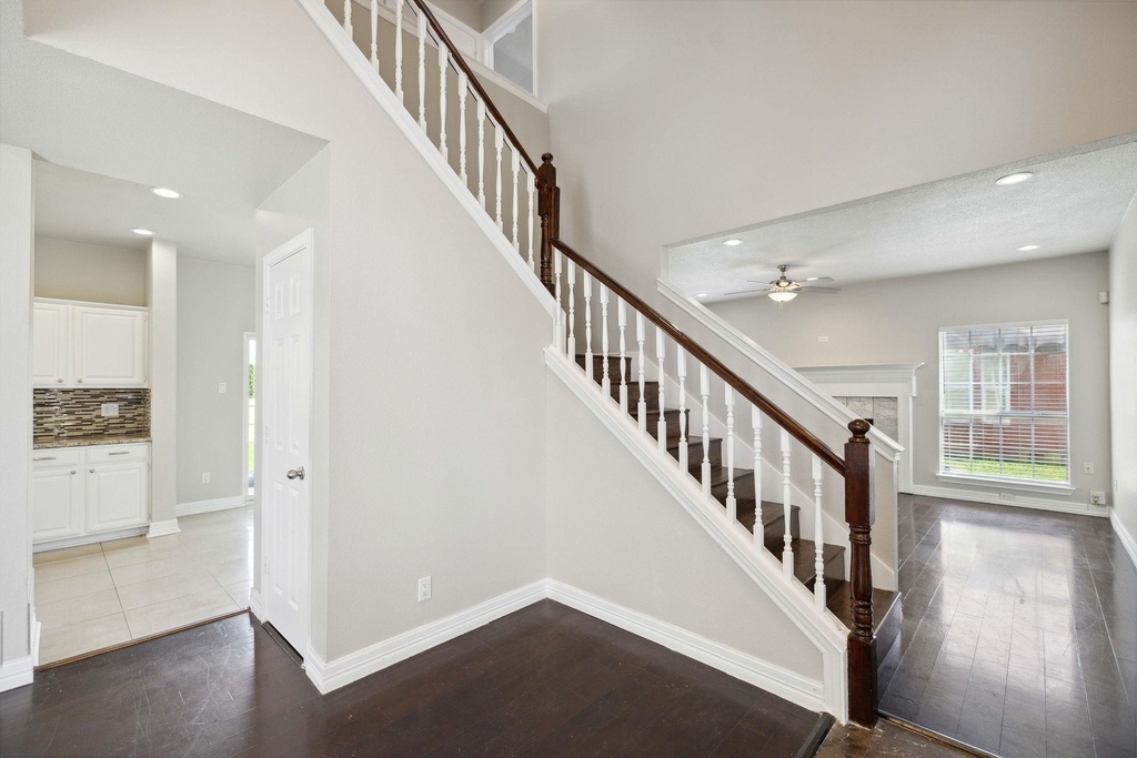 344 Parkview Drive - Photo 5