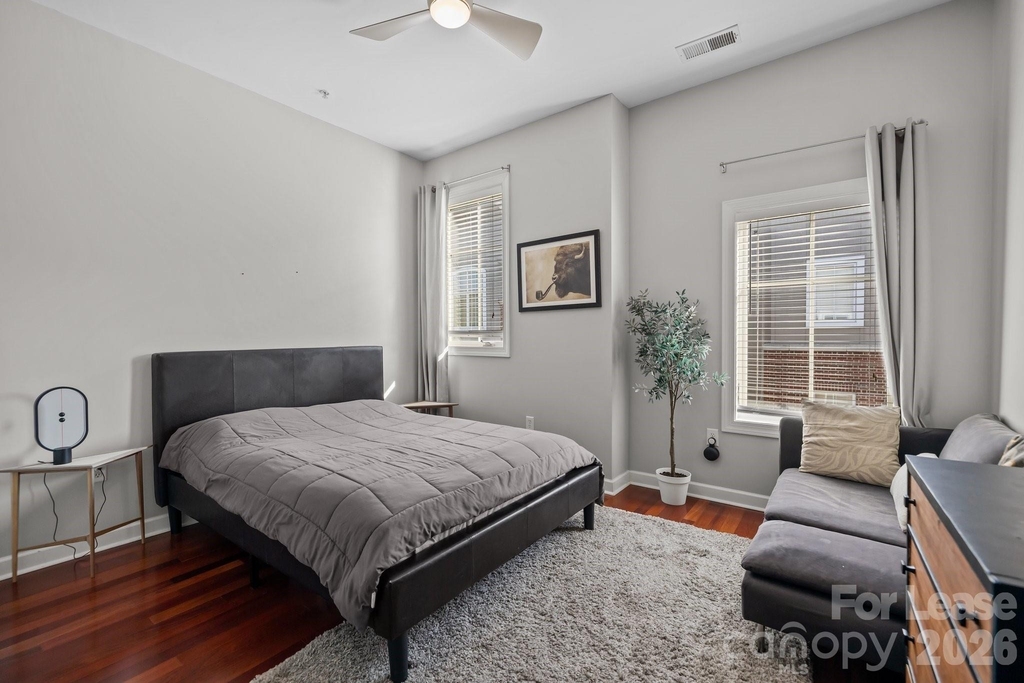 1903 Kenilworth Avenue - Photo 5