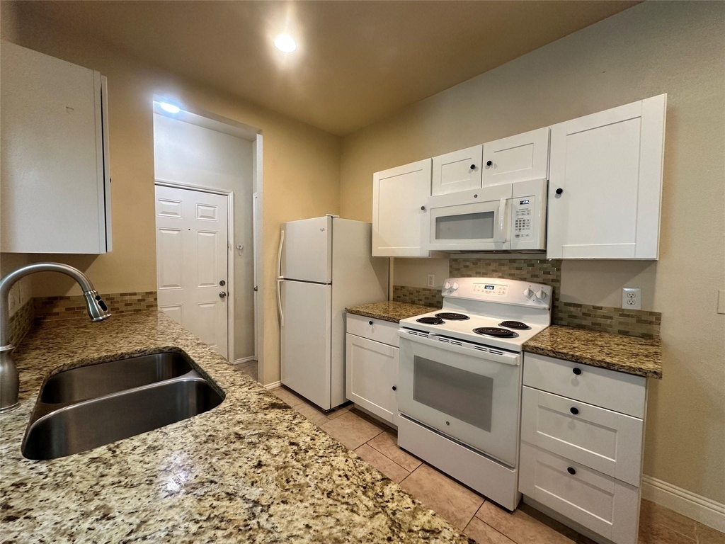 7407 Novella Drive - Photo 5