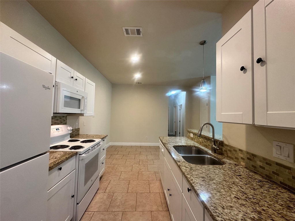7407 Novella Drive - Photo 4