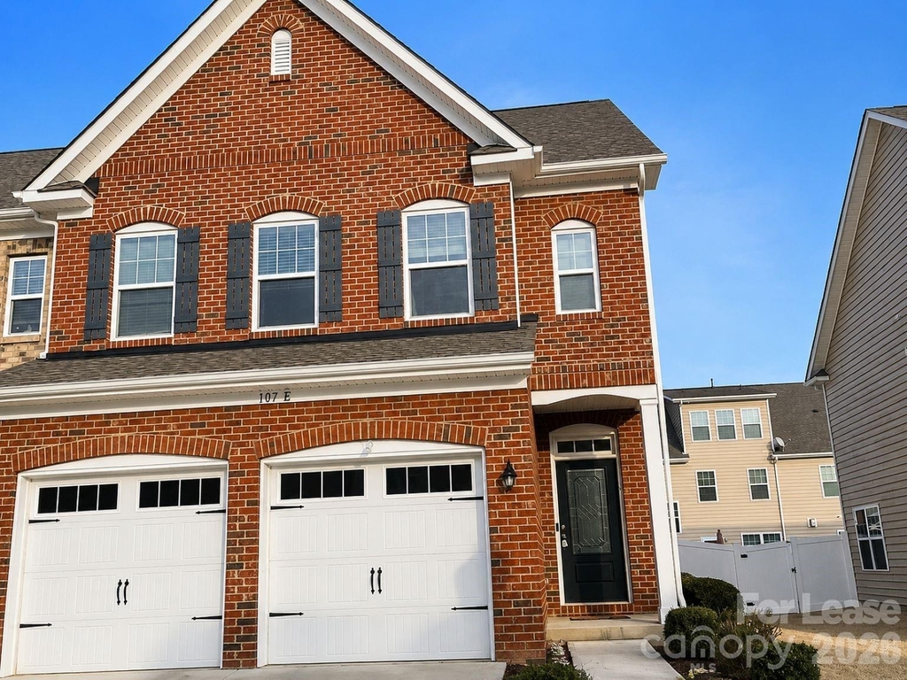 107 Dellbrook Street - Photo 1