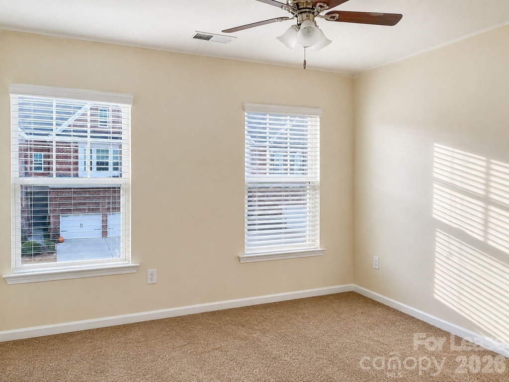 107 Dellbrook Street - Photo 10