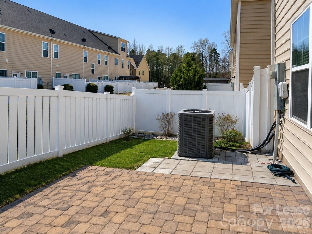107 Dellbrook Street - Photo 12