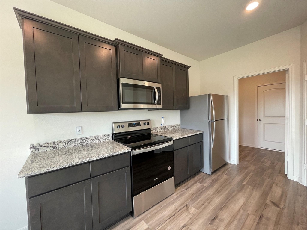 2033 Delta Downs Drive - Photo 4