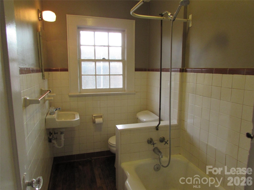 214 Salisbury Road - Photo 7
