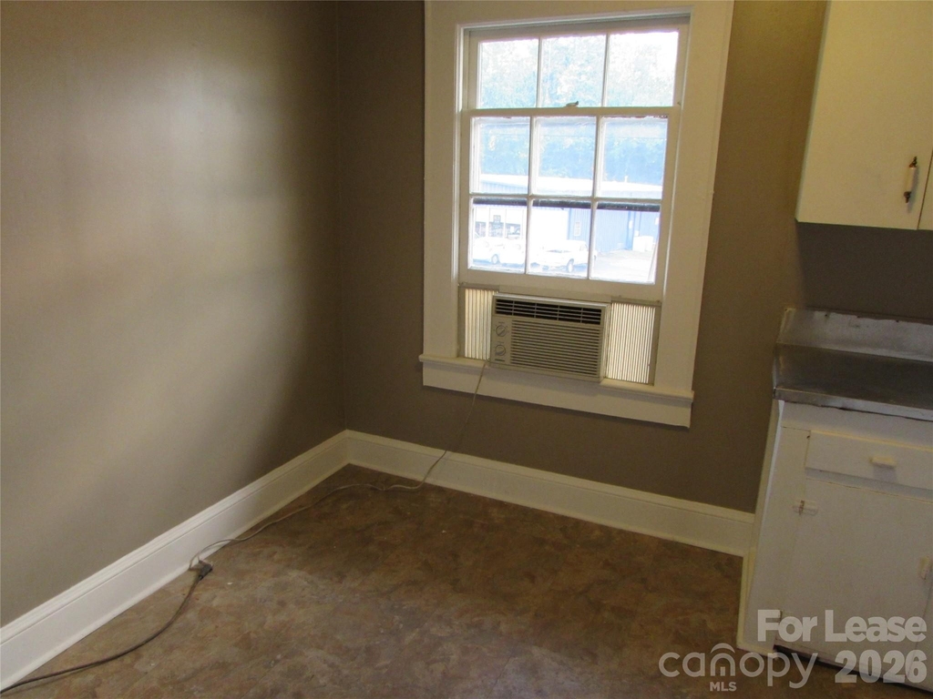 214 Salisbury Road - Photo 4