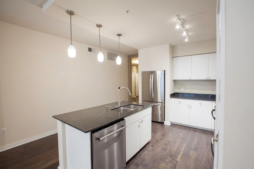 4107 Bowser Avenue - Photo 5