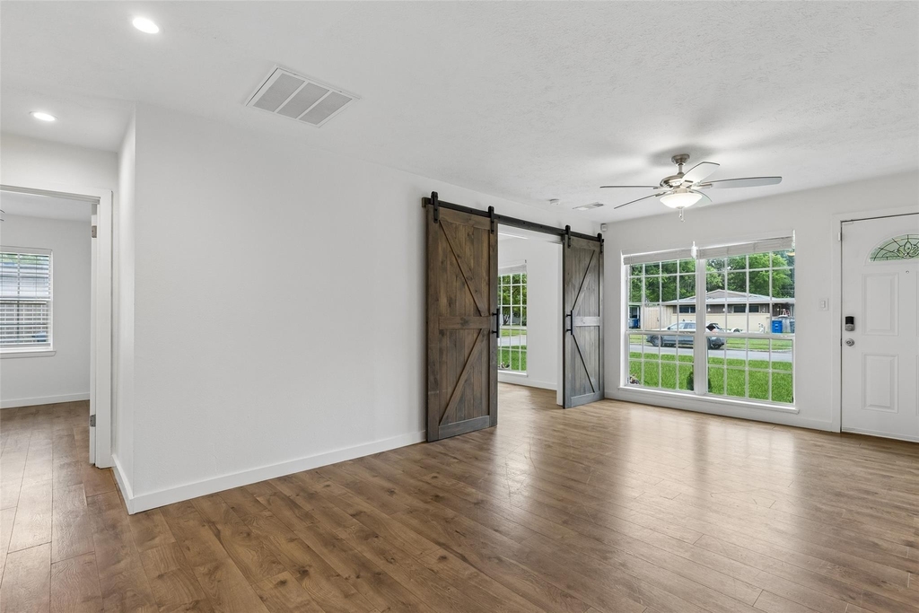 2519 Maverick Avenue - Photo 2