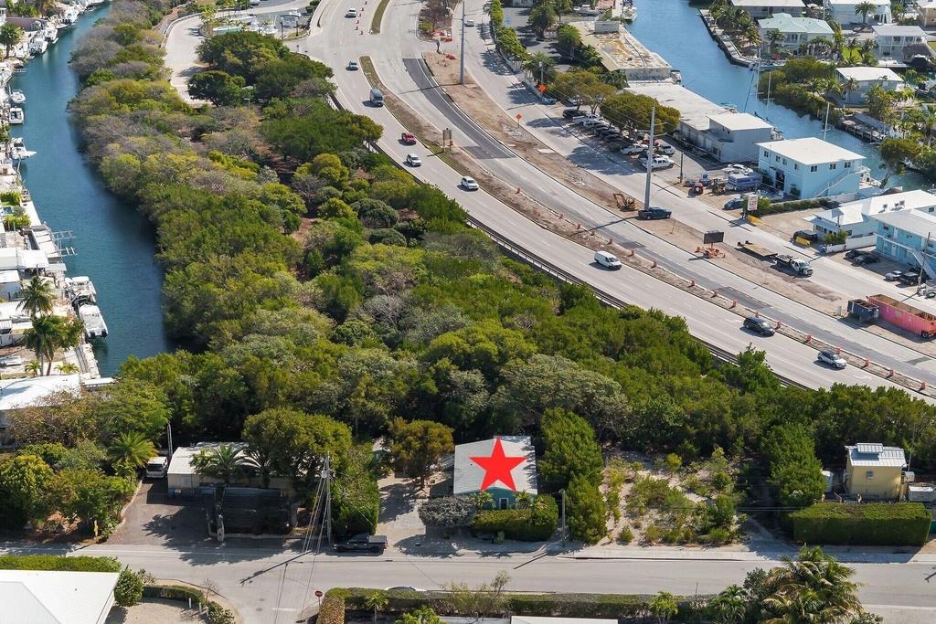 150 Sunshine Boulevard - Photo 18