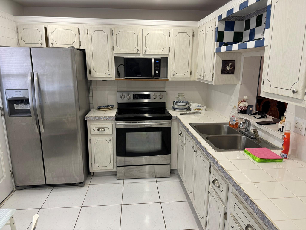 301 Ne 14th Avenue - Photo 3