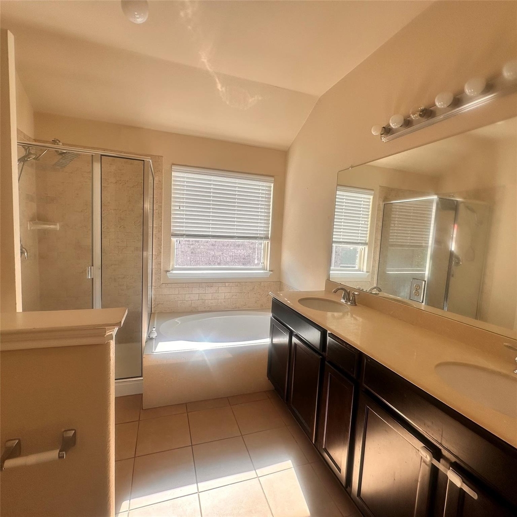 708 Westgate Court - Photo 1