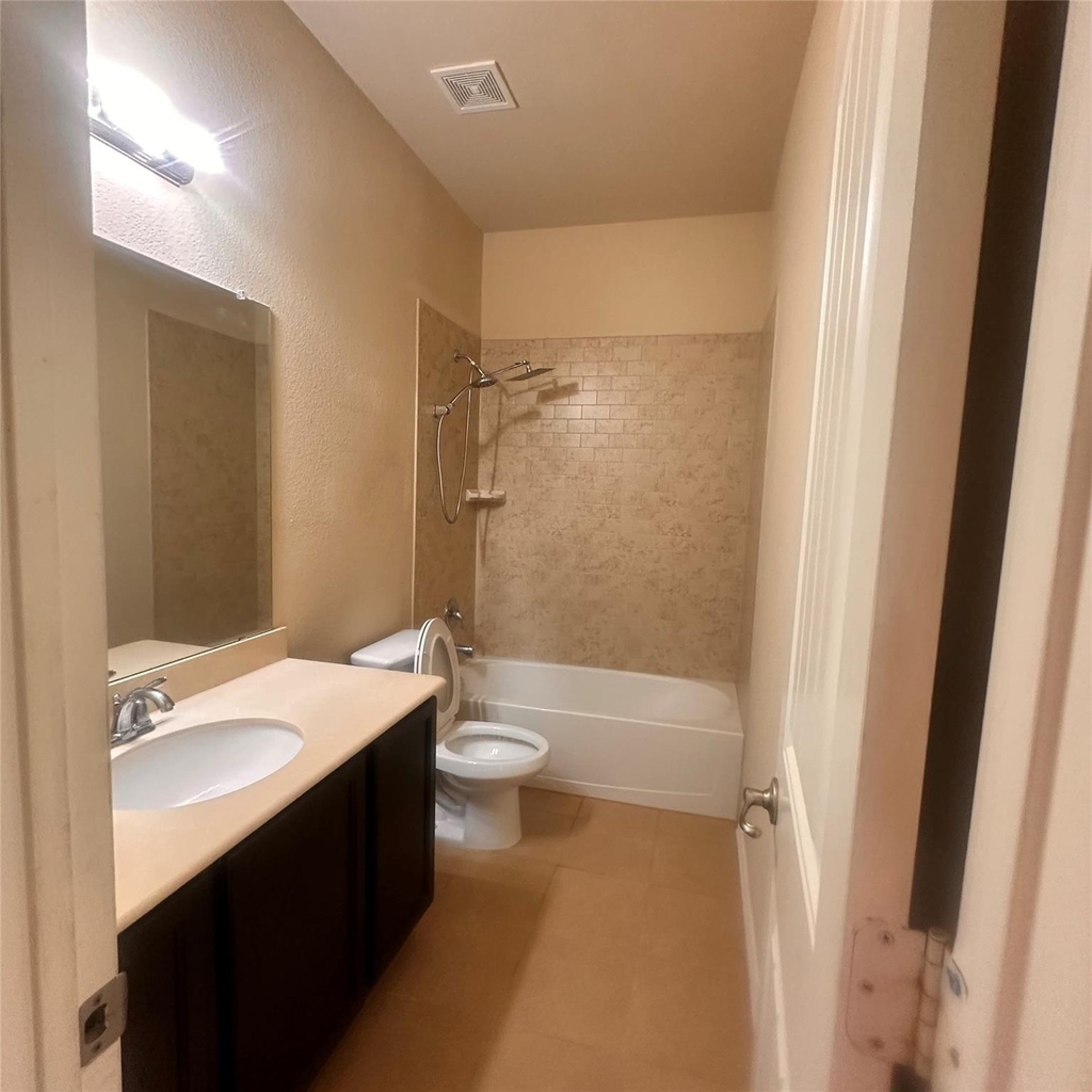 708 Westgate Court - Photo 4