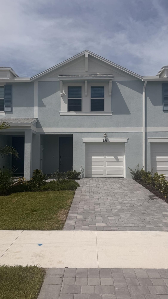 651 Salisbury Circle - Photo 1
