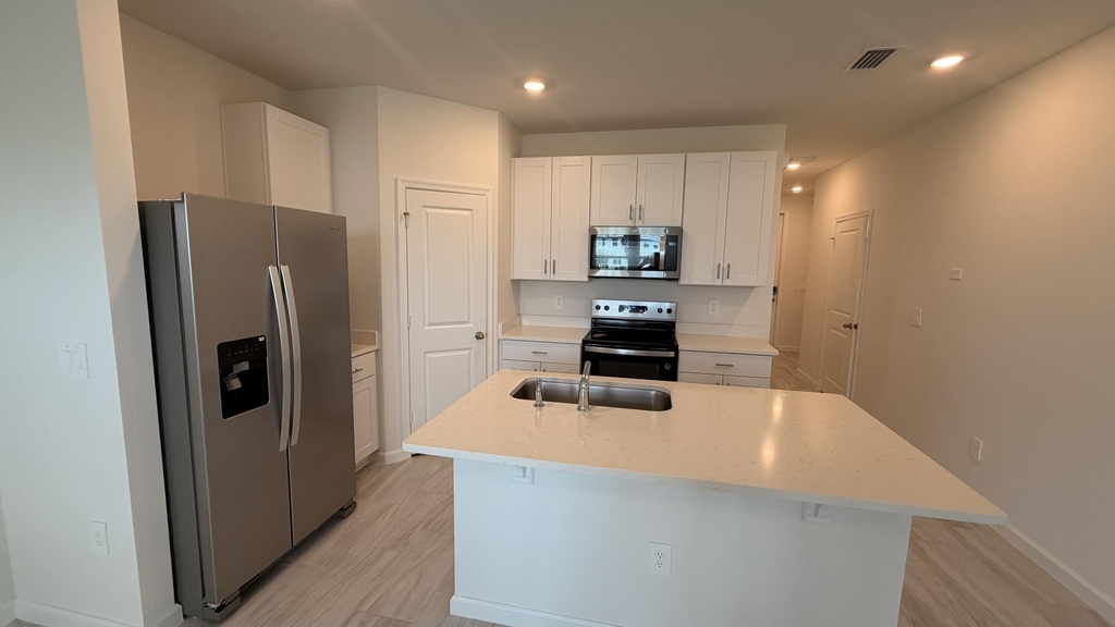 651 Salisbury Circle - Photo 7