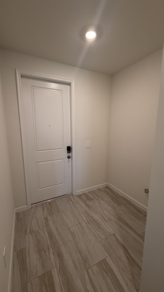 651 Salisbury Circle - Photo 3