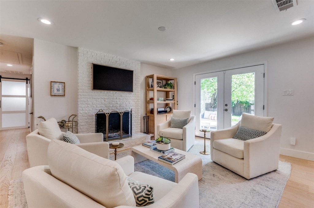 6920 Winchester Street - Photo 2