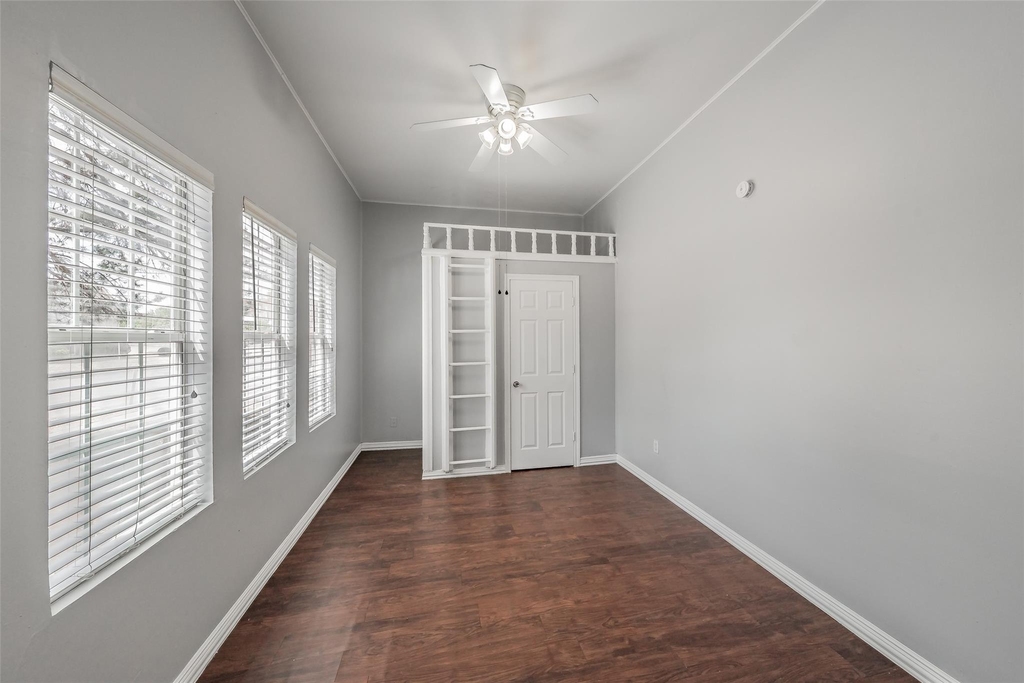 401 S Anglin Street - Photo 29