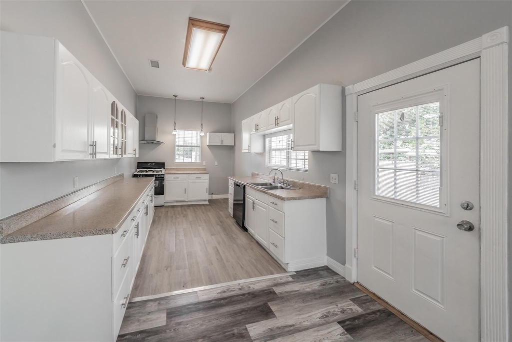 401 S Anglin Street - Photo 9