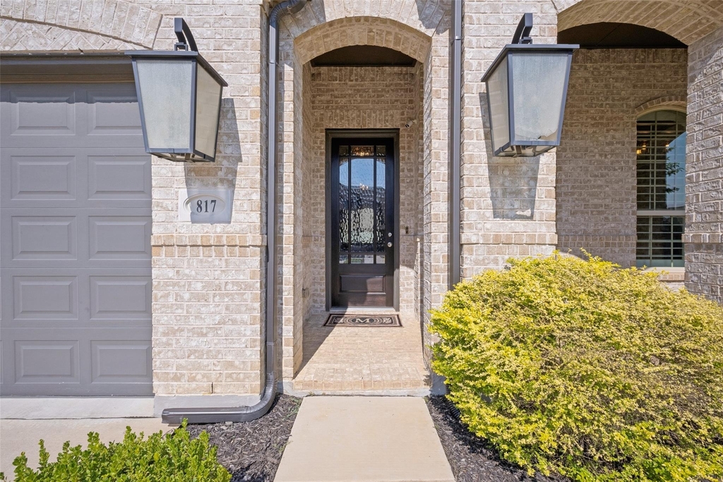 817 Nuthatch Court - Photo 2