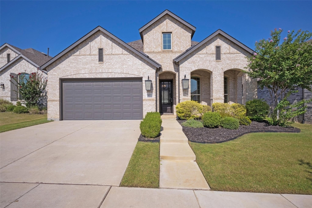 817 Nuthatch Court - Photo 1