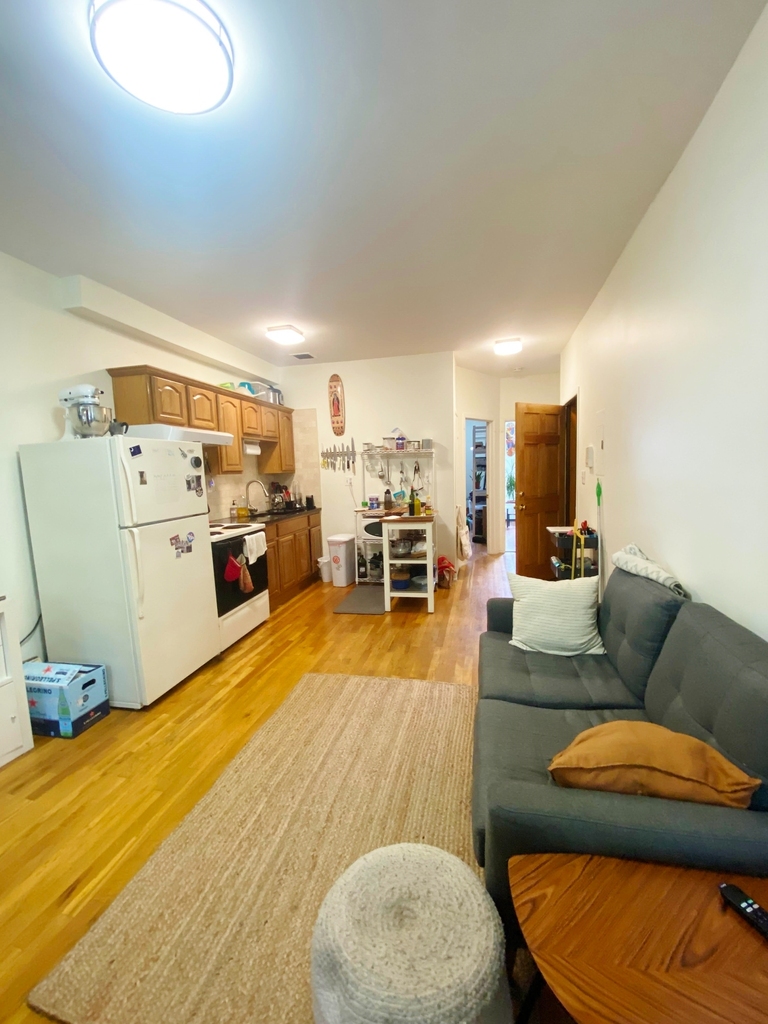 394 Graham Avenue - Photo 5