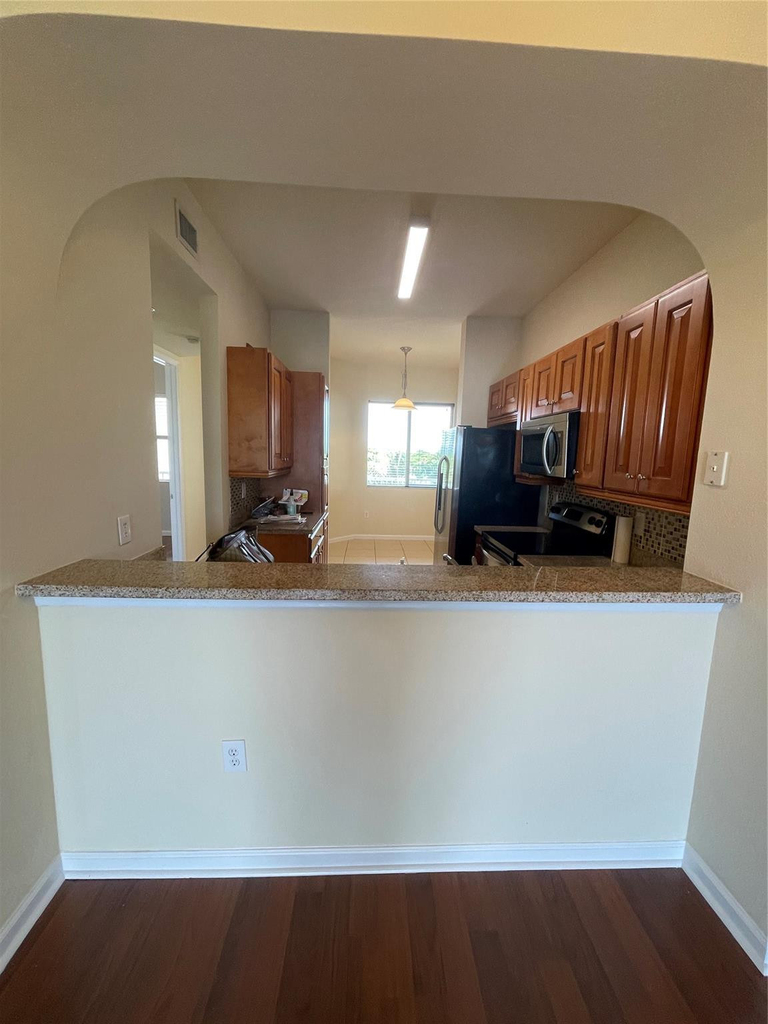 3500 Oaks Clubhouse Drive - Photo 5