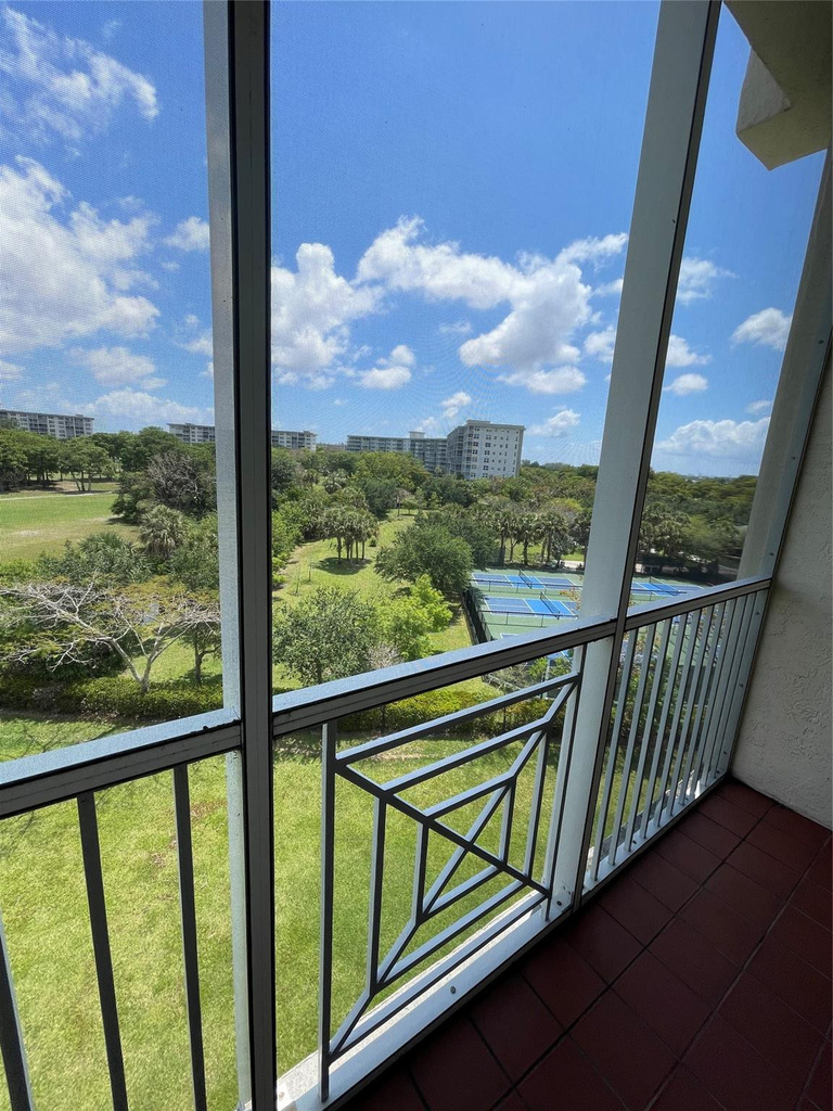 3500 Oaks Clubhouse Drive - Photo 14