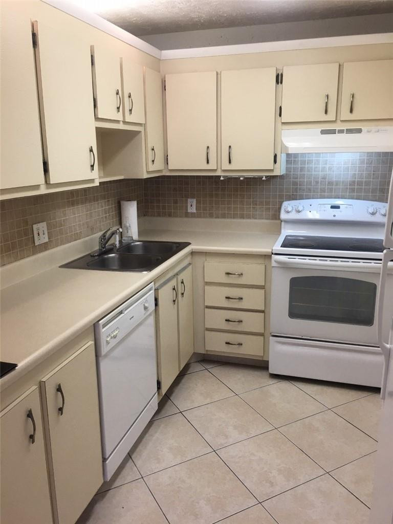 2840 Ne 14th Street Causeway - Photo 9